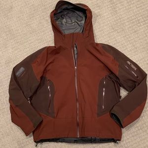 ARC’TERYX Gore-Tex Jacket